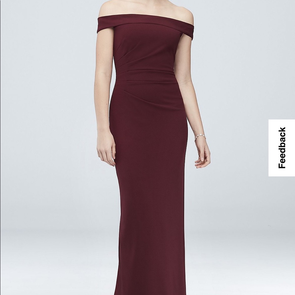 DB’S Off-the-Shoulder Stretch Crepe Ruched Dress
